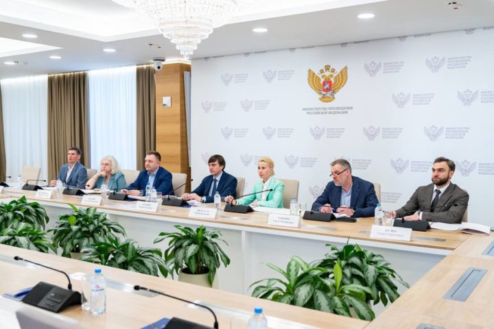 Состоялась рабочая встреча Елены Мильской и Сергея Кравцова